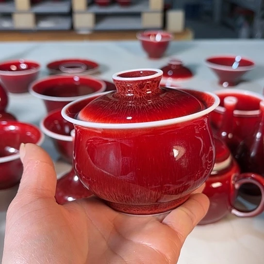 景德镇陶瓷红马坊布袋盖碗