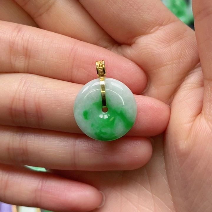 翡翠颈饰未镶嵌吊坠