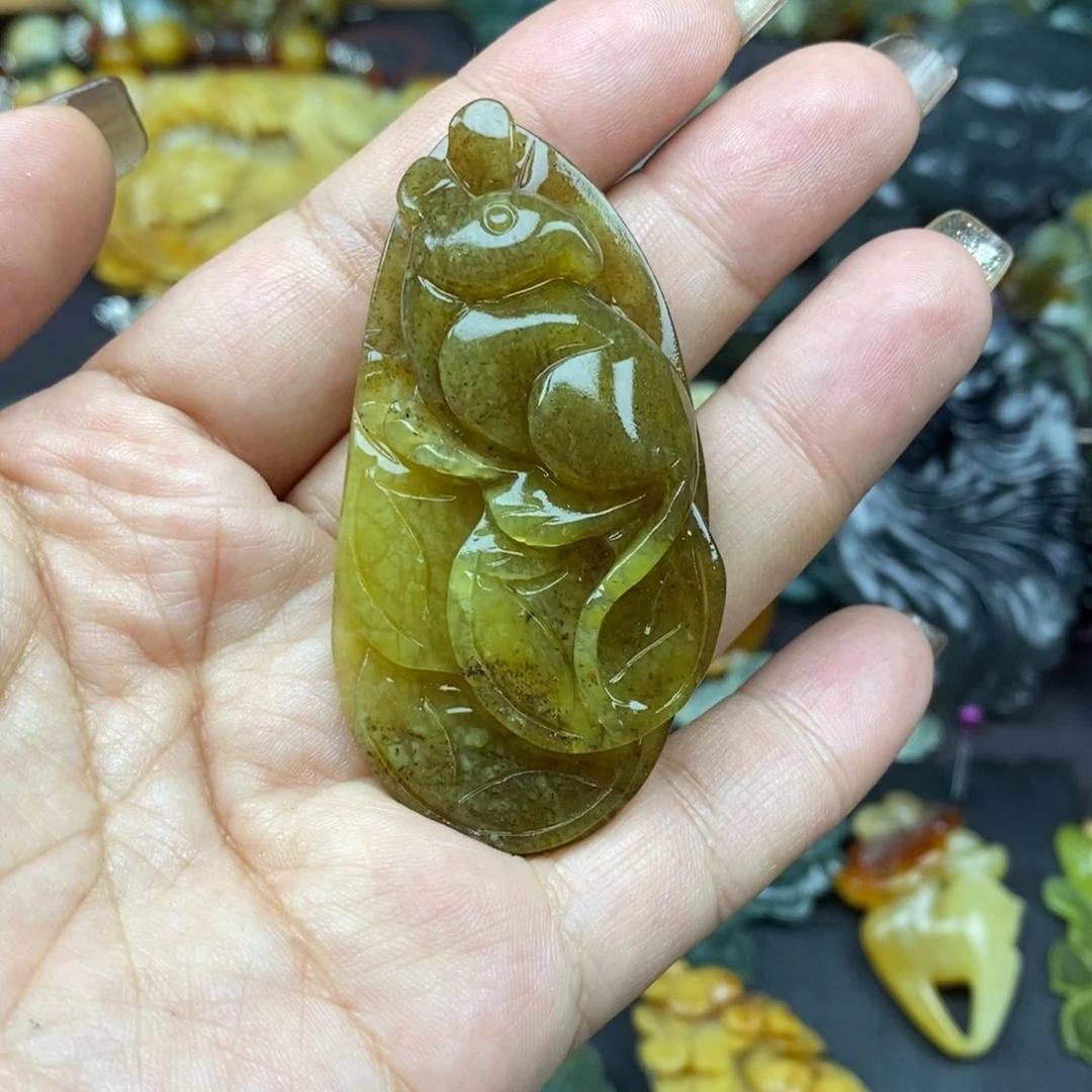 蛇纹石玉未镶嵌吊坠(赠链)