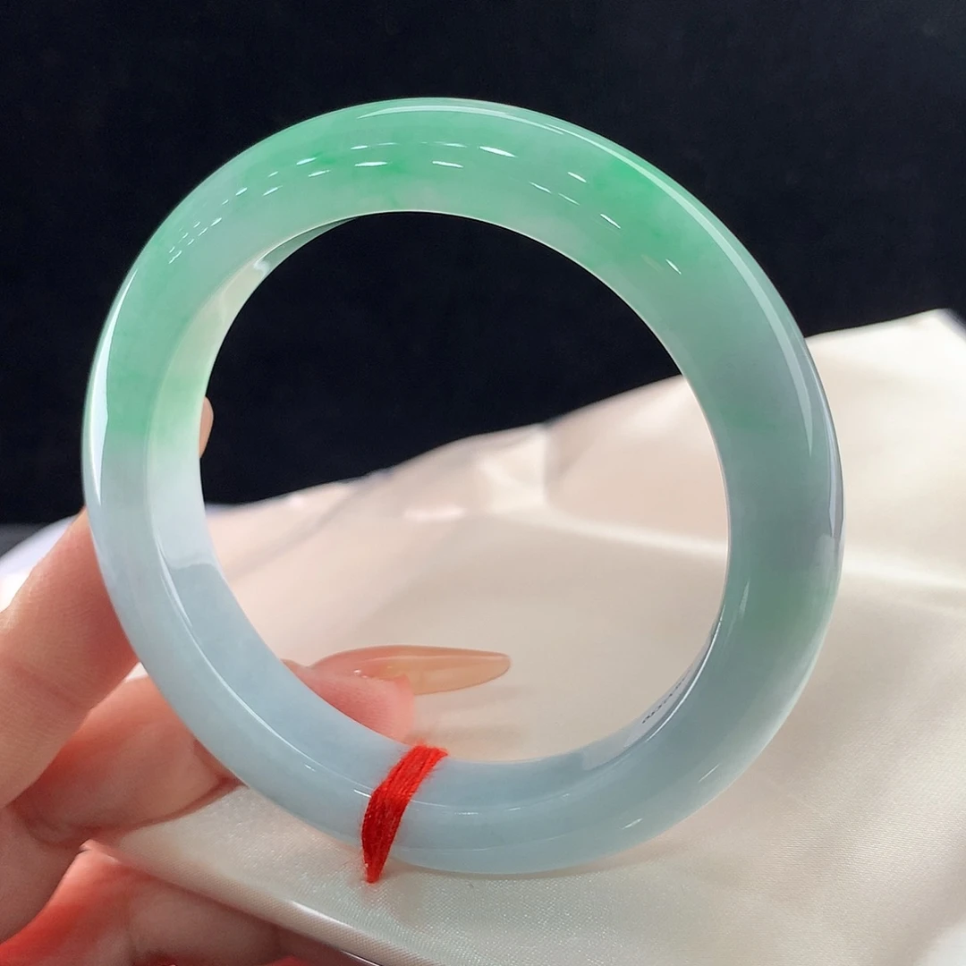 翡翠未镶嵌手镯正57