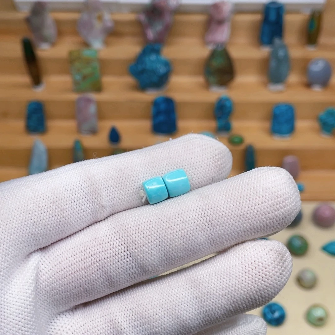 绿松石未镶嵌颈饰