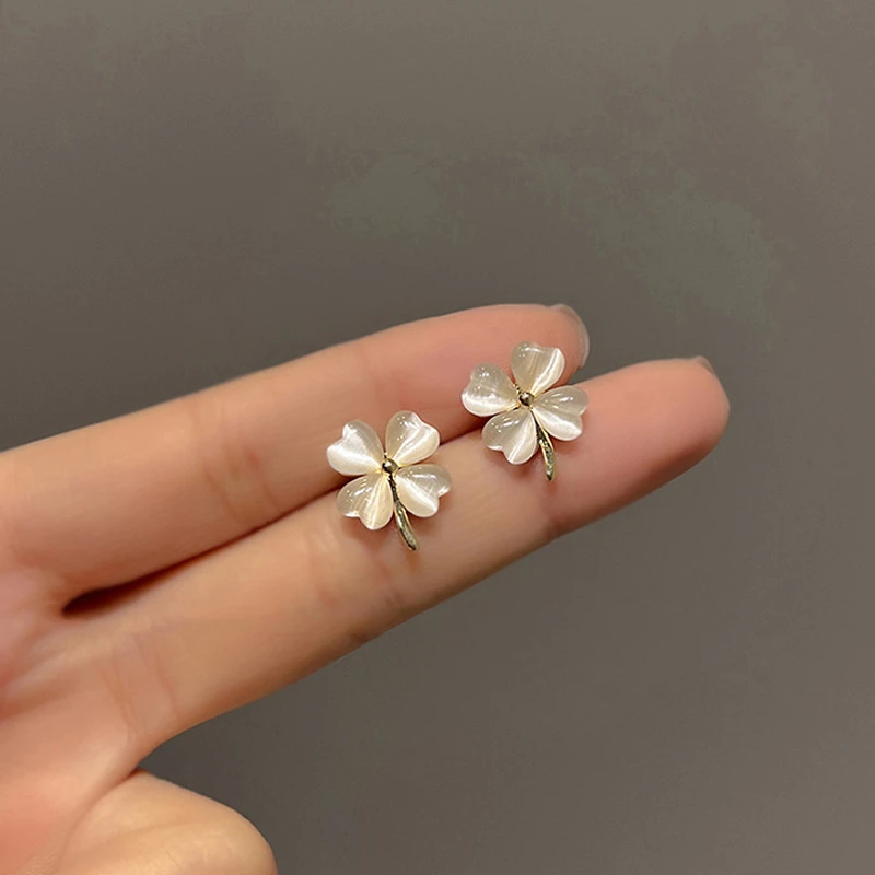 铜合金亚克力耳饰 四叶草猫眼石耳钉女小众设计高级感耳环2025年