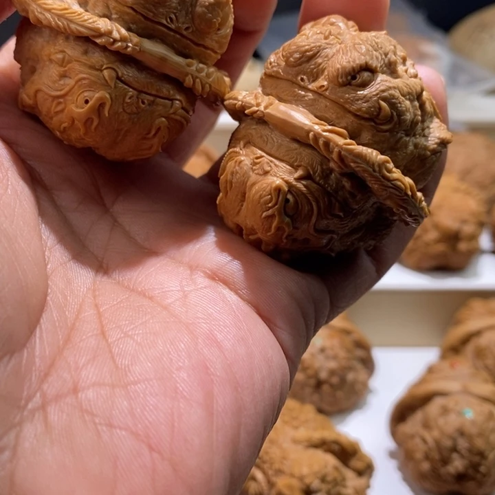 s***s把件文玩核桃纯手工雕刻文玩核桃