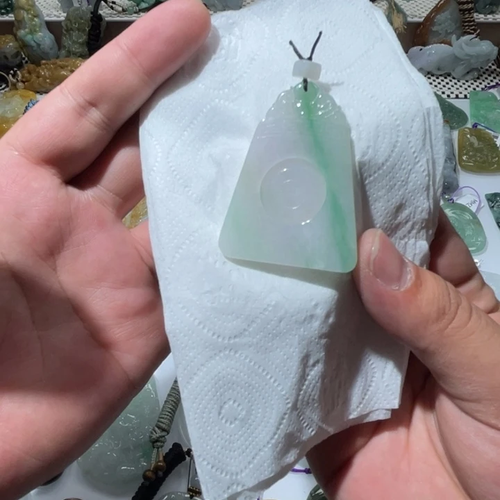 翡翠颈饰未镶嵌天然