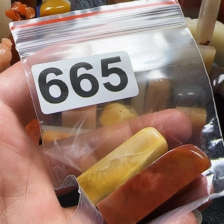 老挝石江**澜老挝