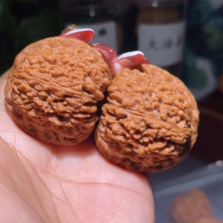 毅***伯文玩核桃吊坠           44