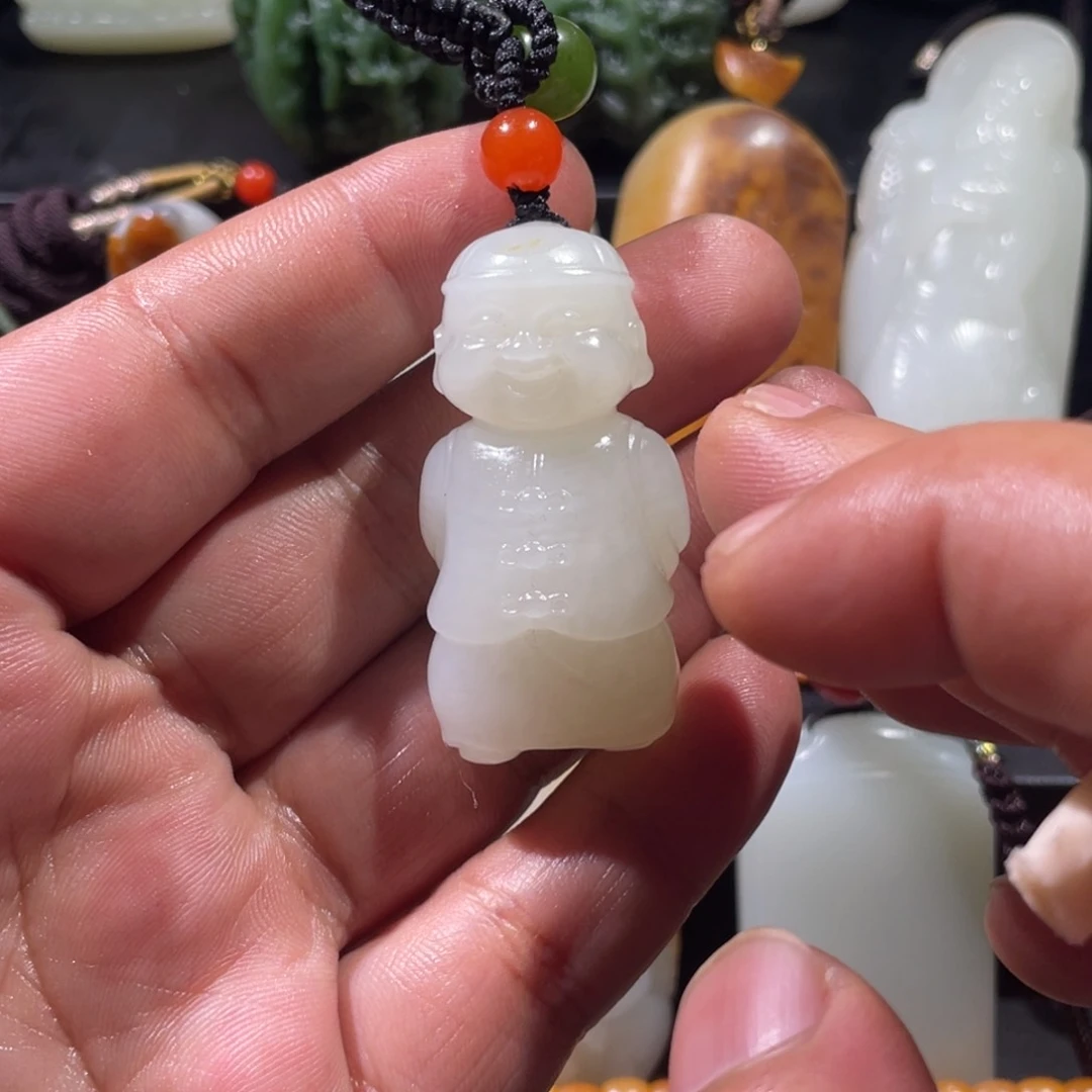 颈饰未镶嵌和田玉海**色