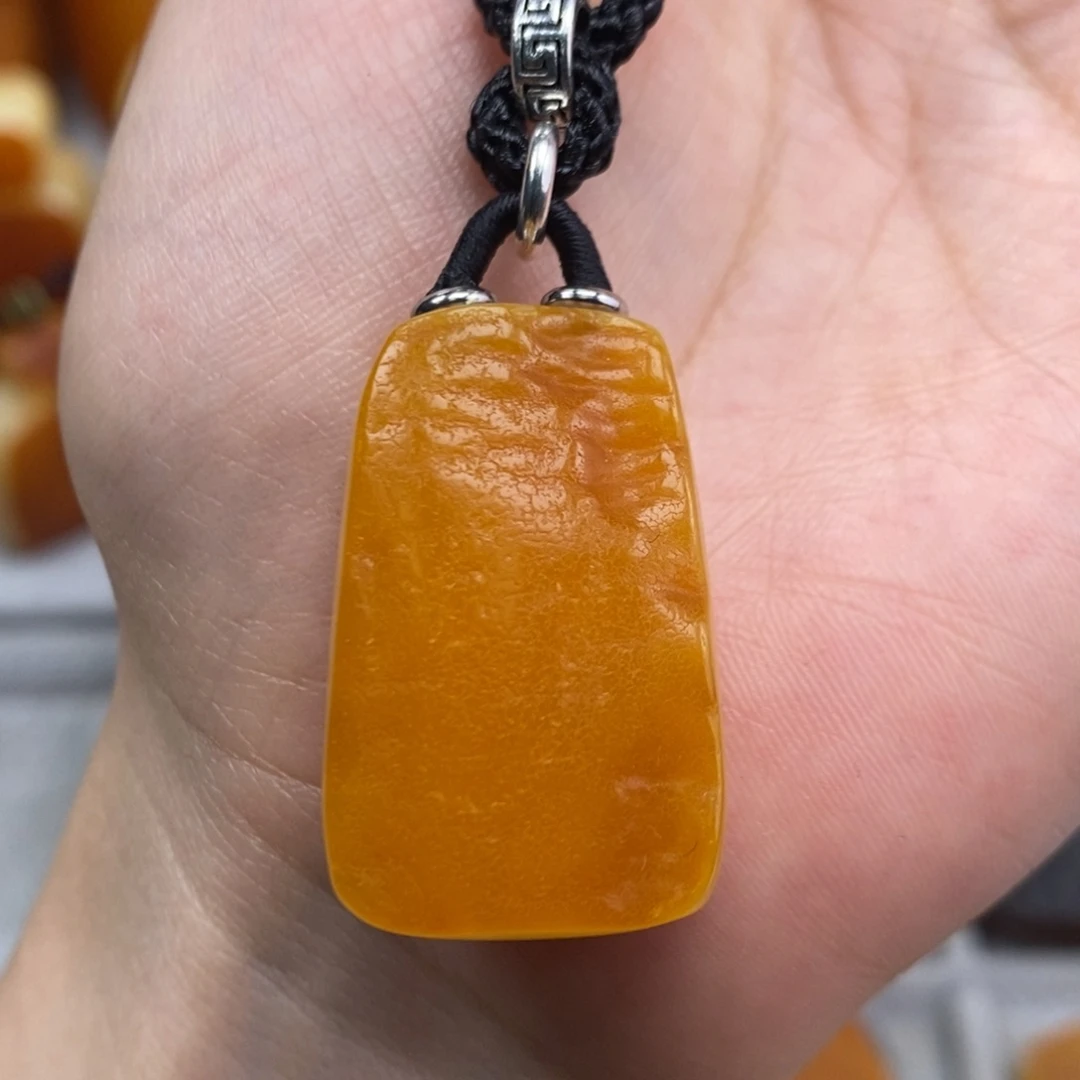 琥珀吊坠(赠链)未镶嵌