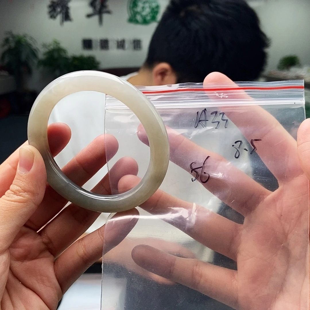 和田玉未镶嵌手镯拍一发一