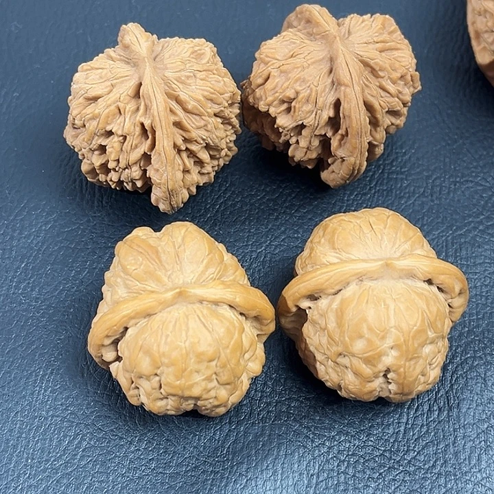 会***、文玩核桃吊坠两队