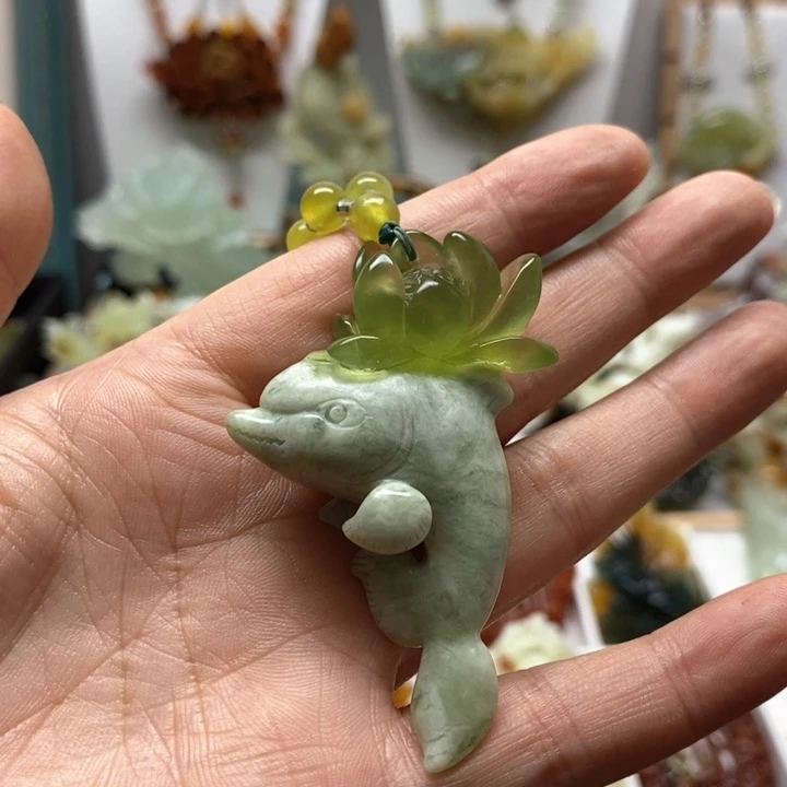 未镶嵌蛇纹石玉颈饰