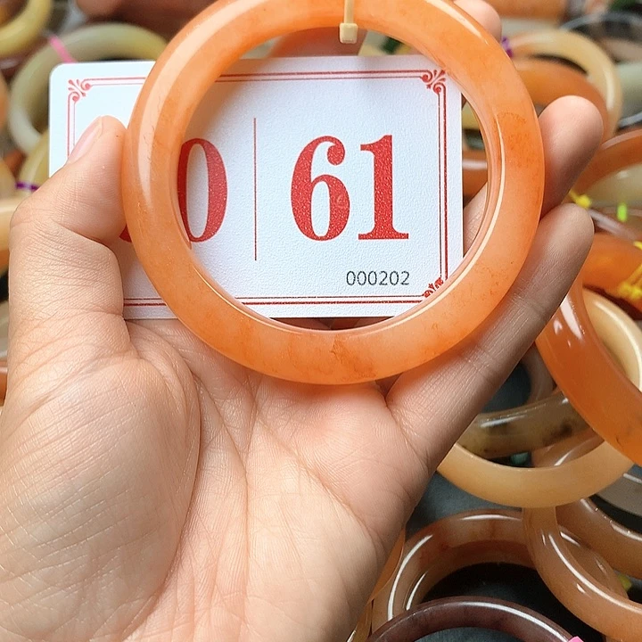 未镶嵌石英质玉（黄龙玉）手镯清**梦