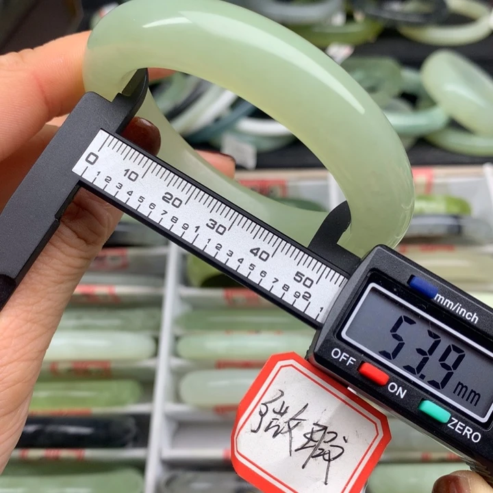 蛇纹石玉未镶嵌手镯854