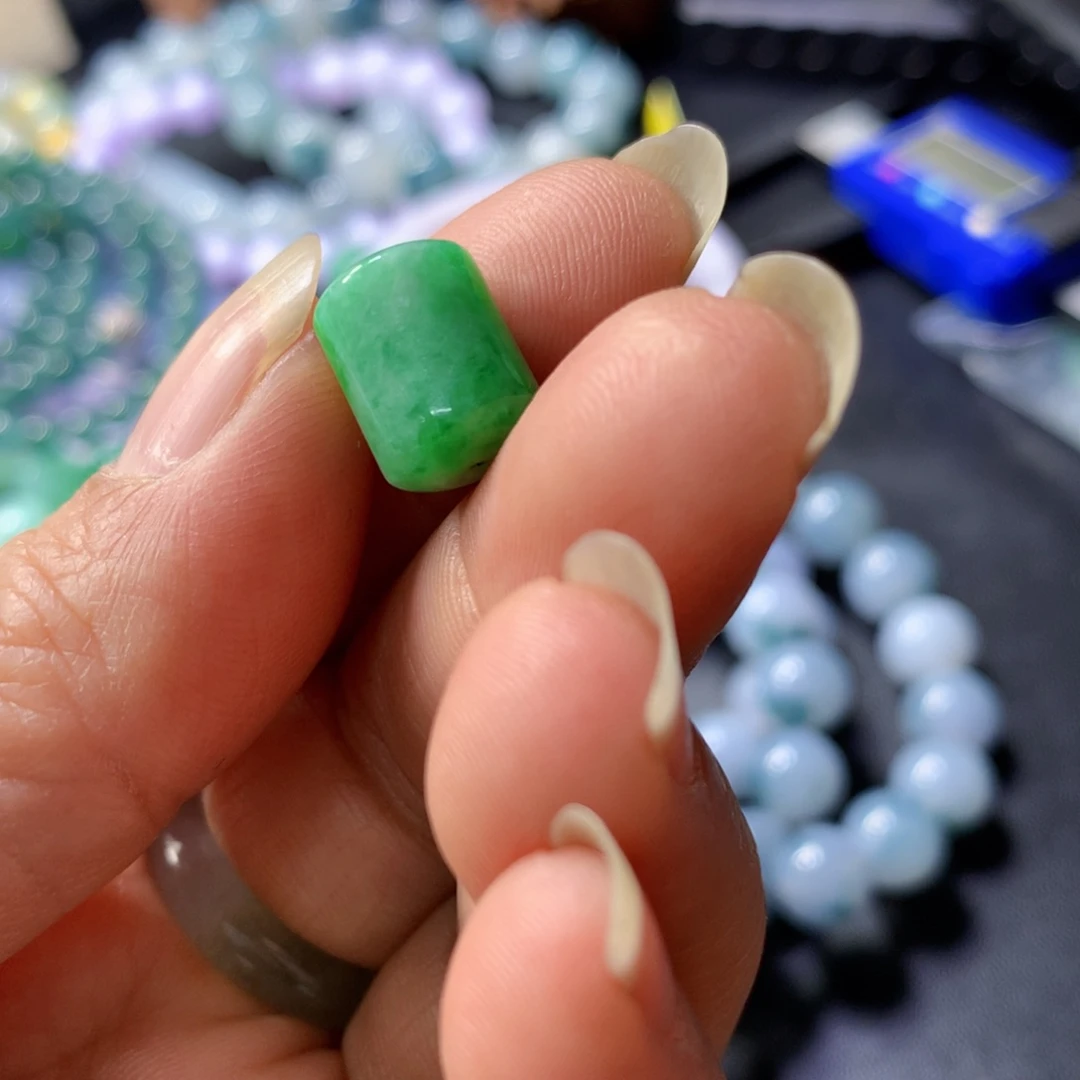 未镶嵌定制翡翠翡翠