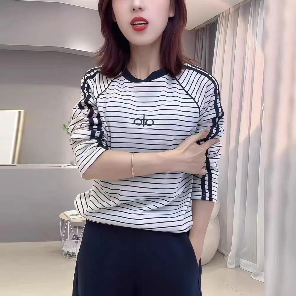 2025秋季新款时尚百搭圆领条纹长袖T恤女宽松显瘦拼接打底衫上衣