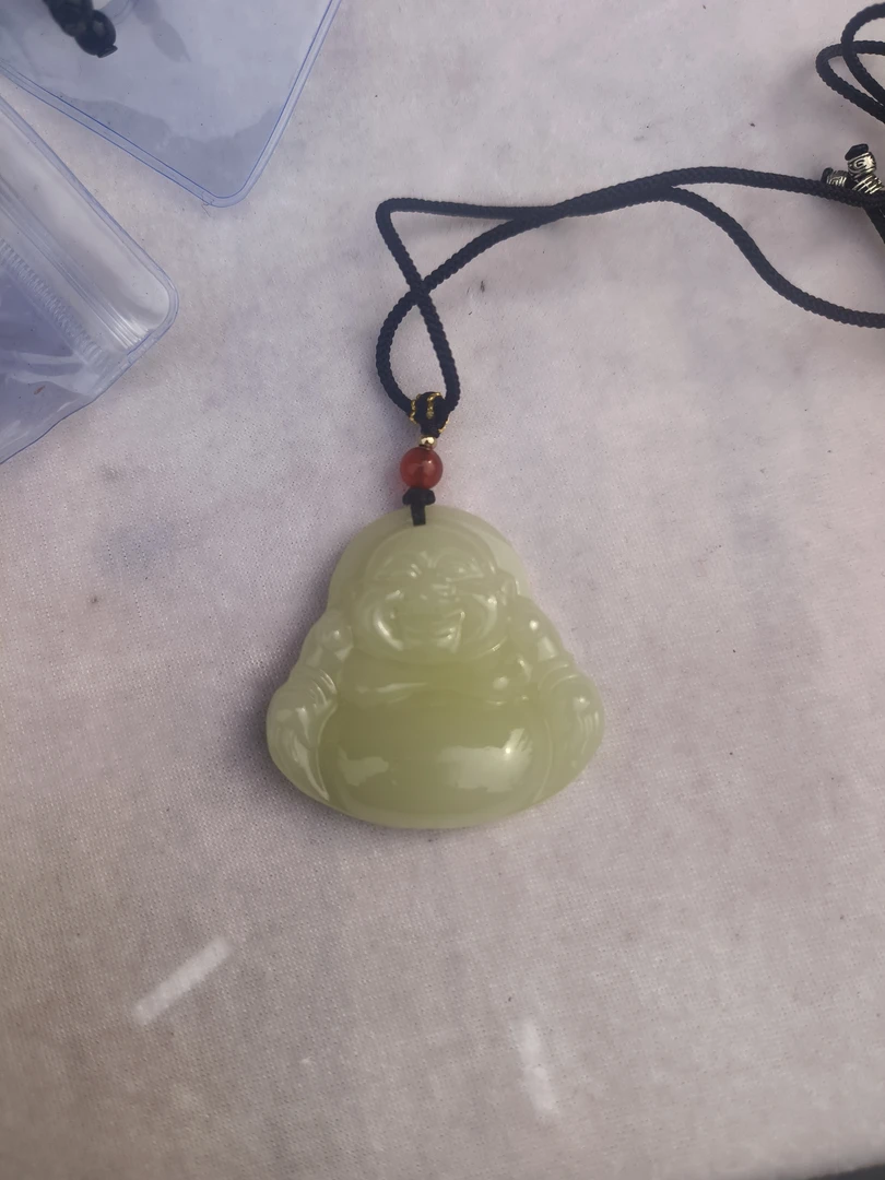 佛公玉石挂件色泽鲜艳