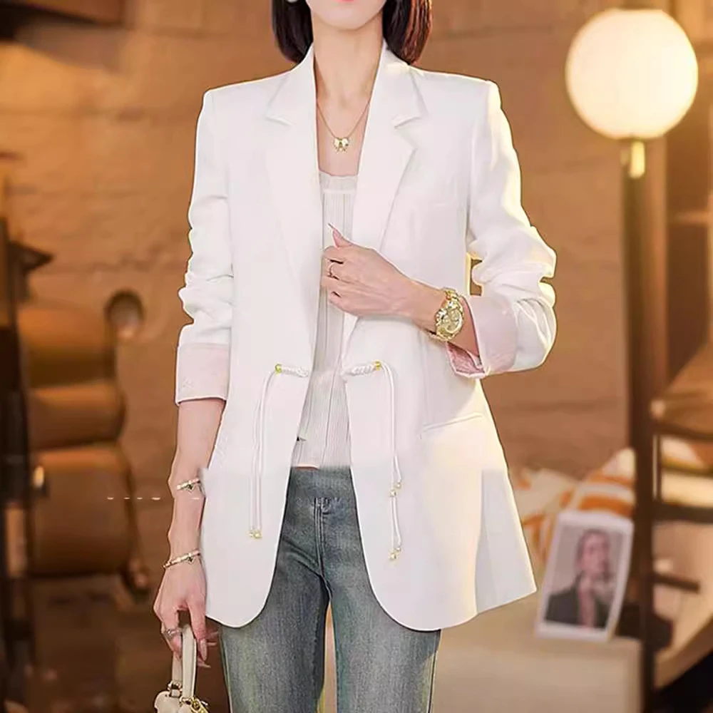 秋季潮牌女装白色西装外套女早春新款韩系高级感超减龄洋气上衣