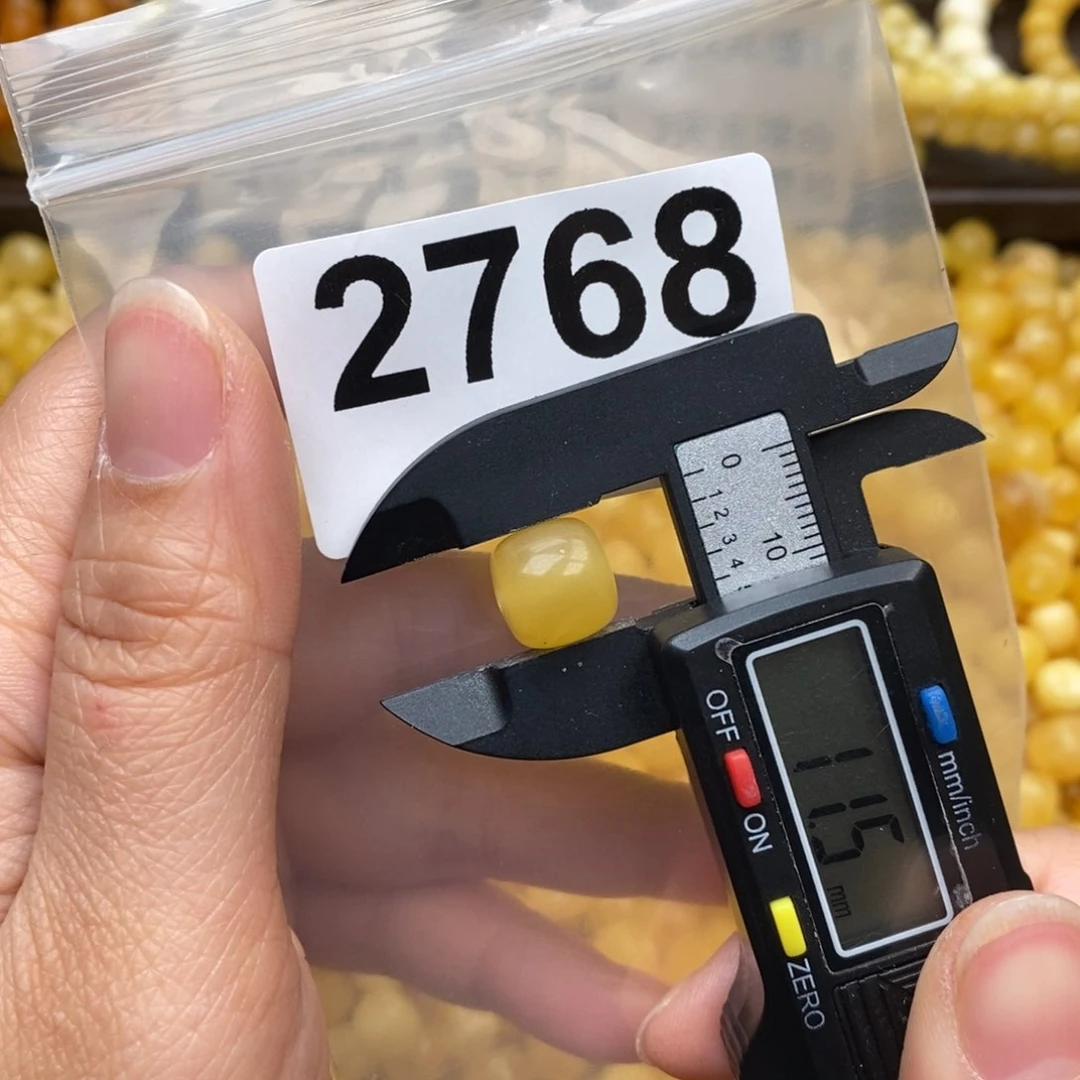 蜜蜡珠宝奇石未镶嵌