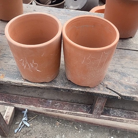 中国宜兴紫砂花盆，