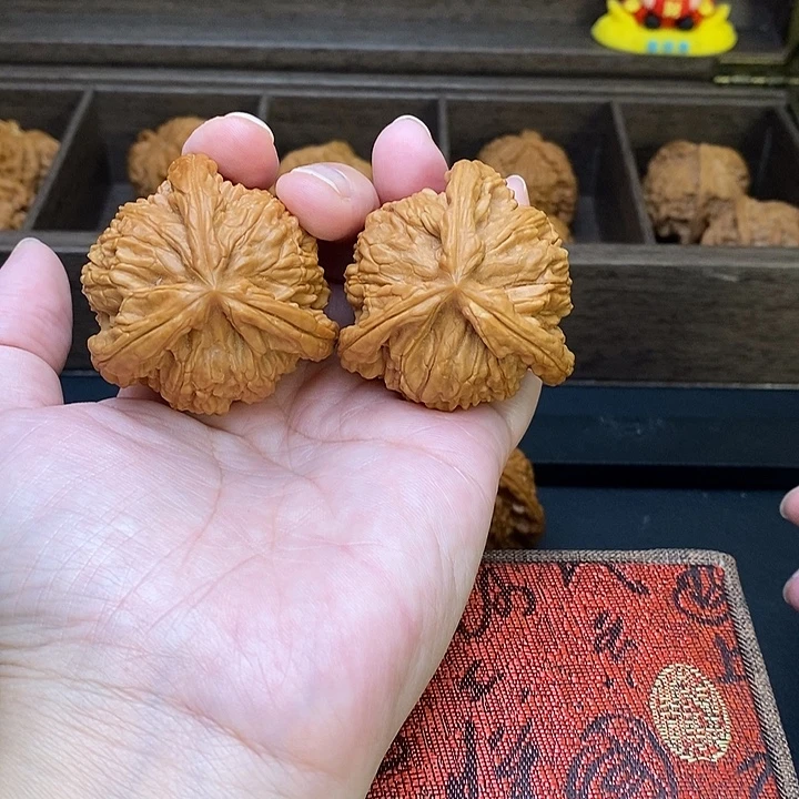 闲***人把件文玩核桃白奔