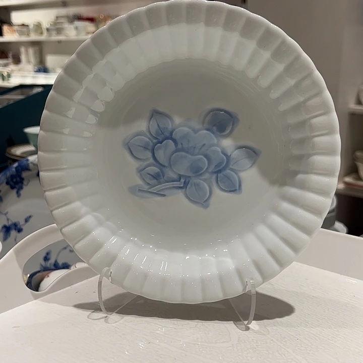 爷***麻瓷巨好看瓷超润浮雕盘子漏出