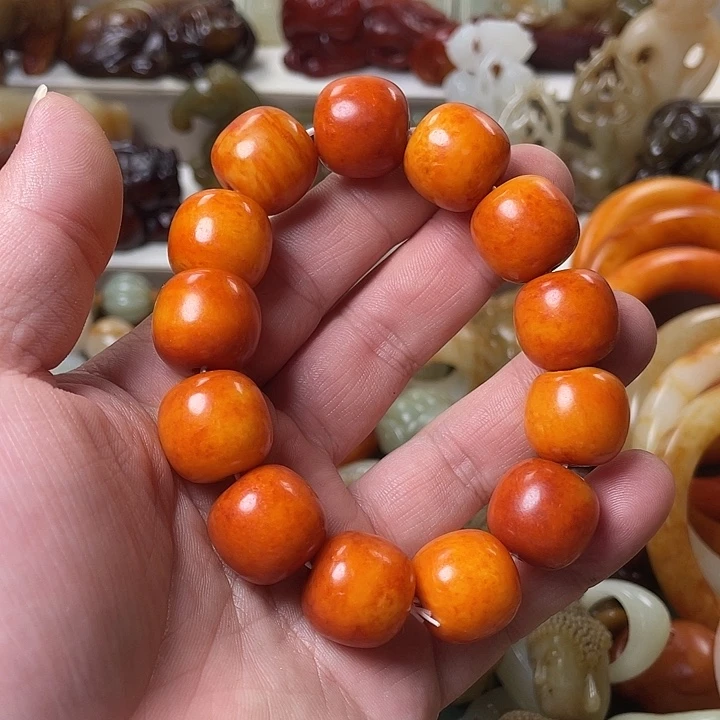周****和田玉未镶嵌颈饰