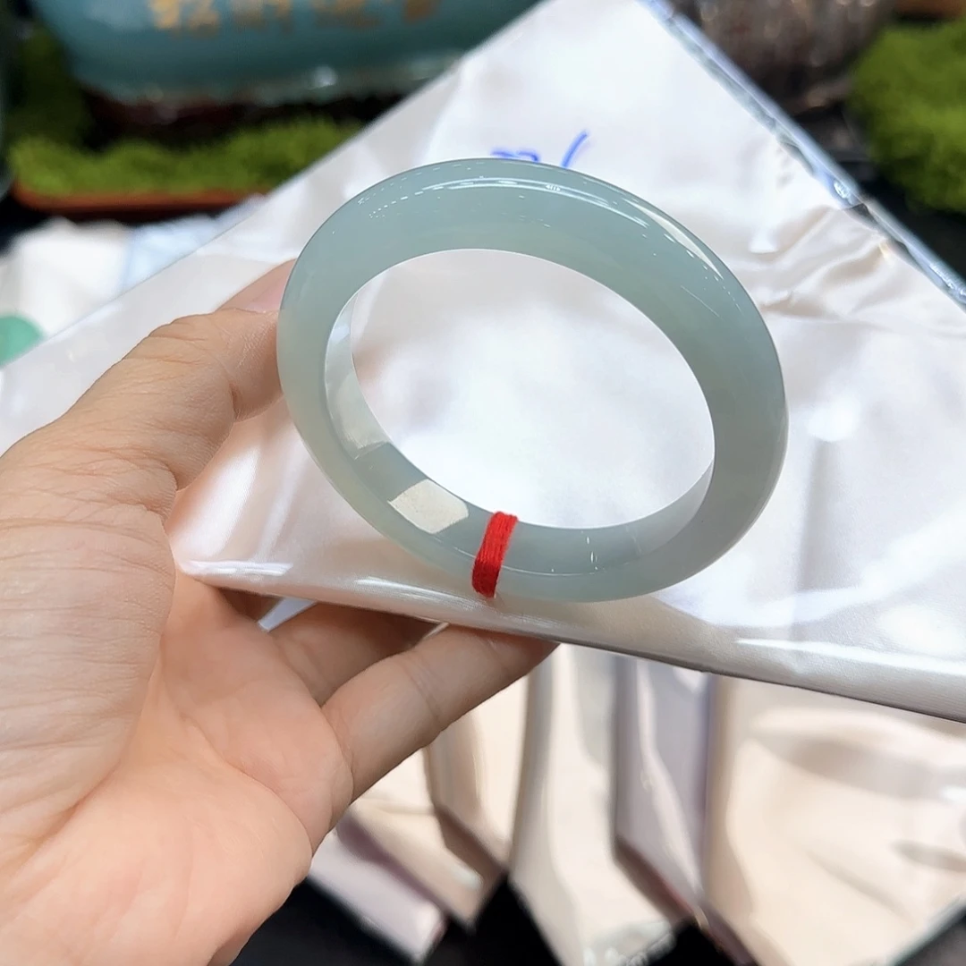 翡翠未镶嵌手镯+