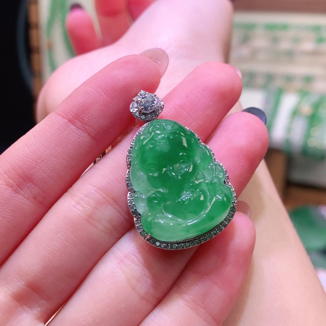 娜****石英质玉（非洲翠）银S925镶嵌颈饰大象