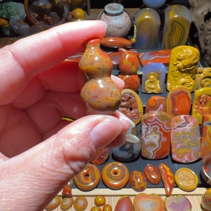 石英质玉颈饰未镶嵌青*