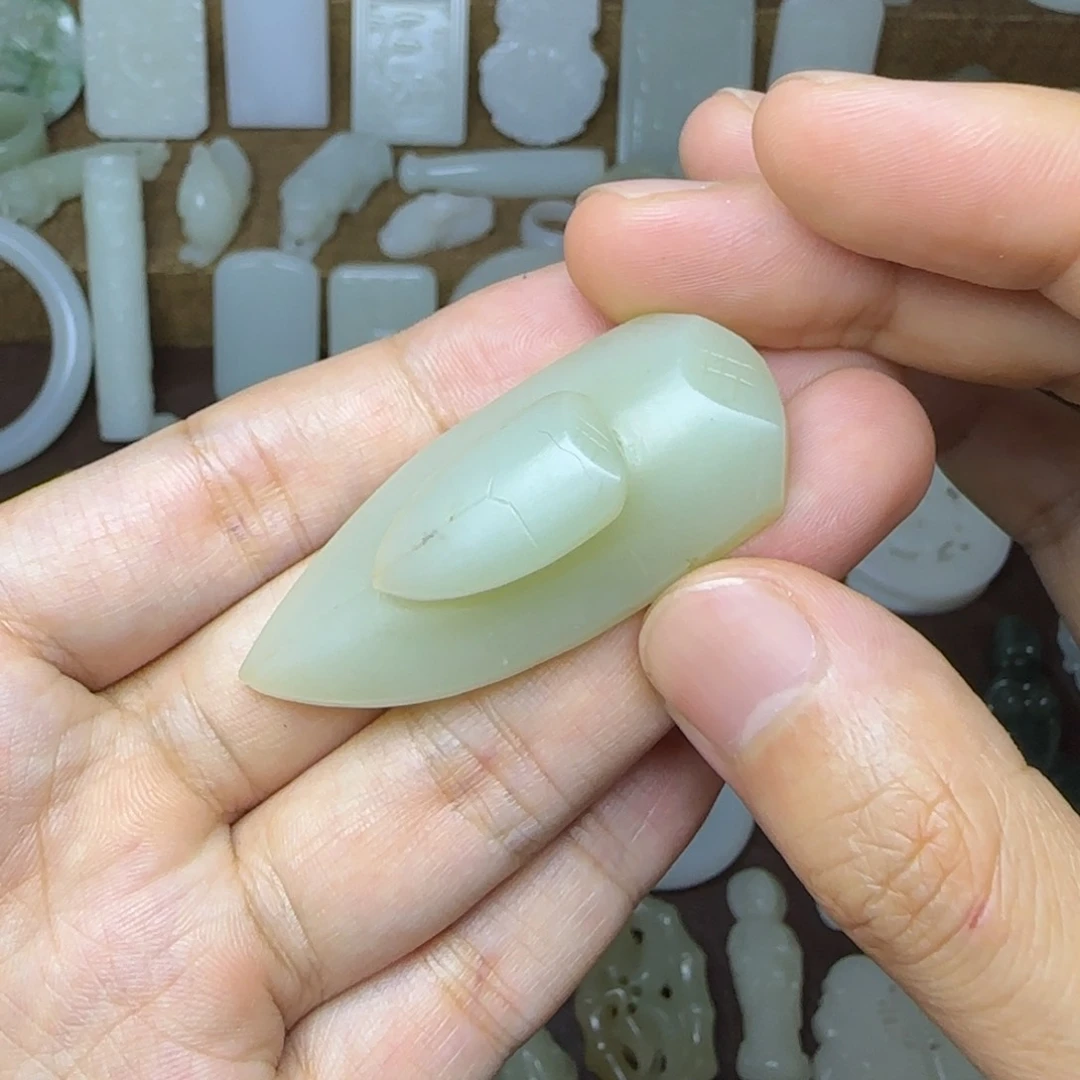 和田玉未镶嵌挂件