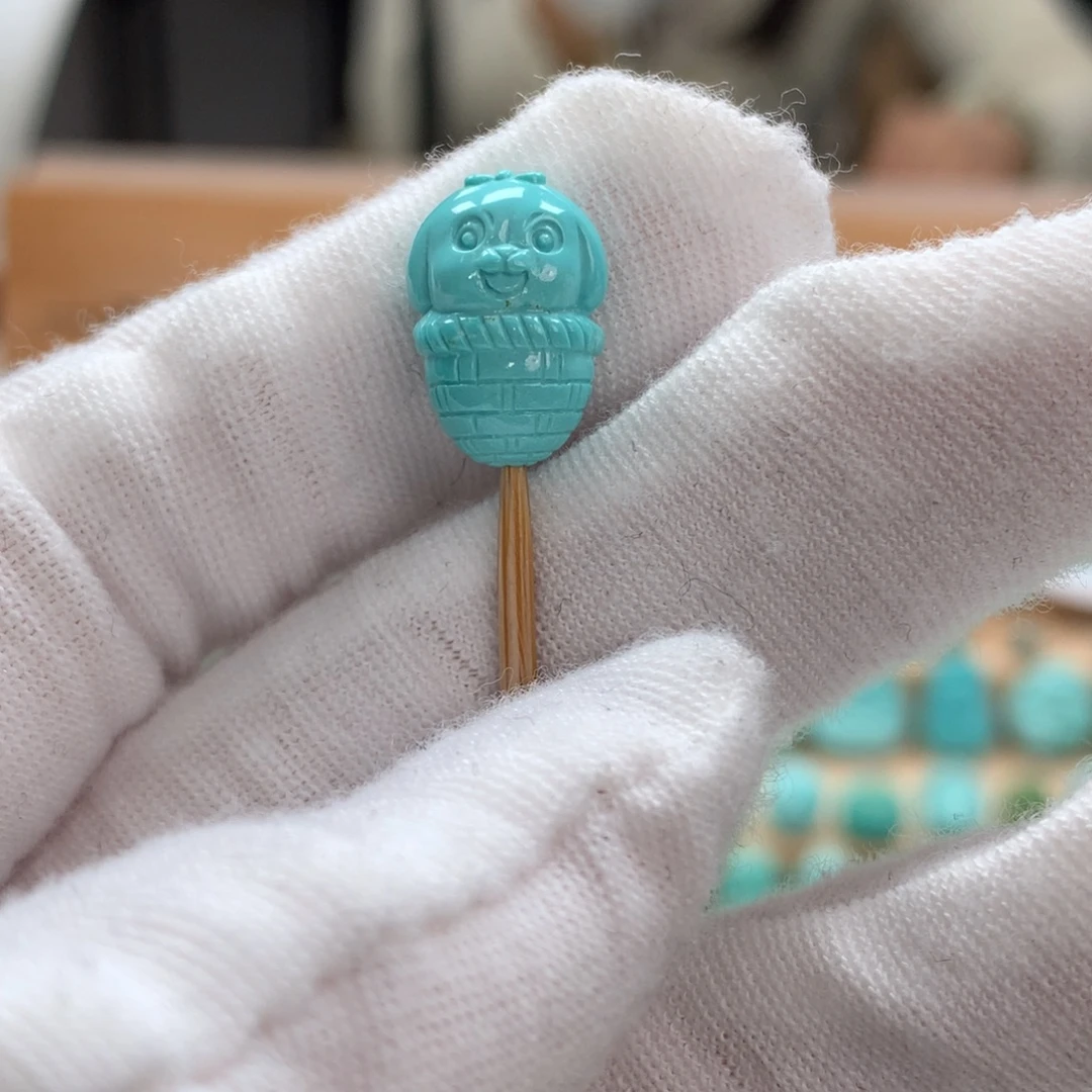 绿松石未镶嵌原矿绿松石小狗配饰