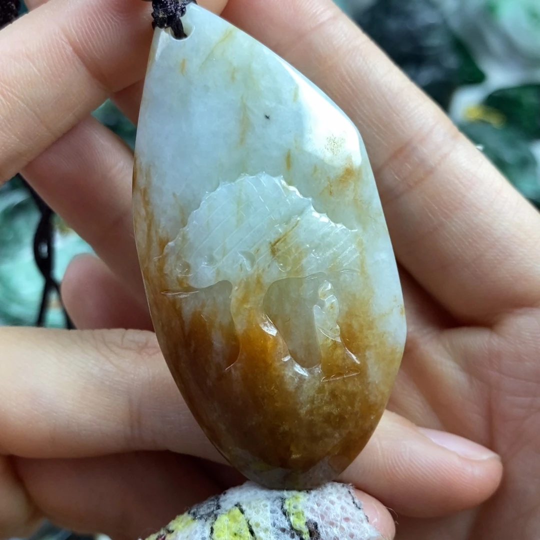 翡翠颈饰未镶嵌吊坠