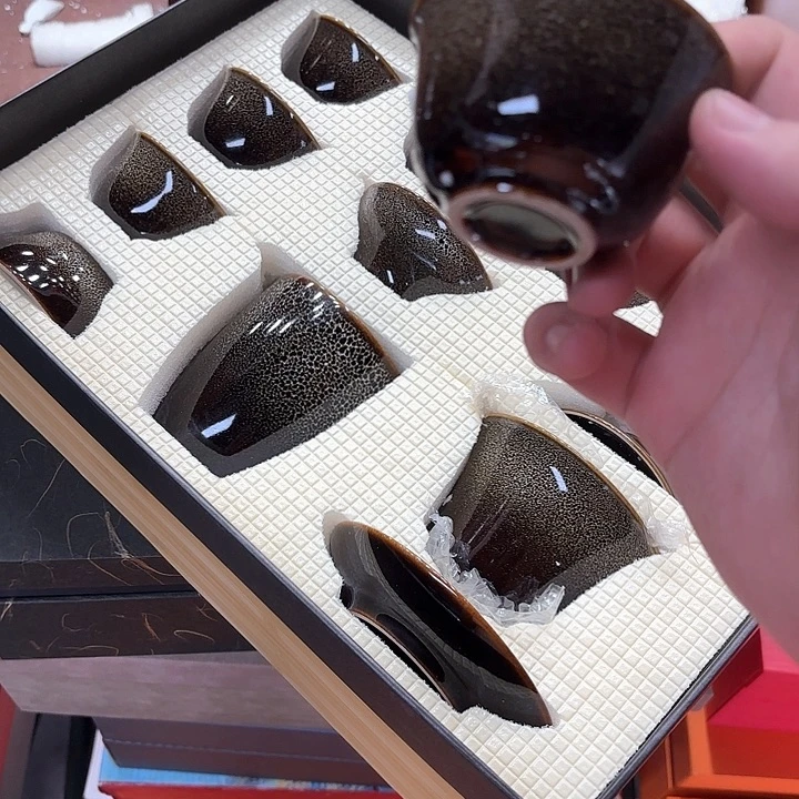 孤品茶具套装等。