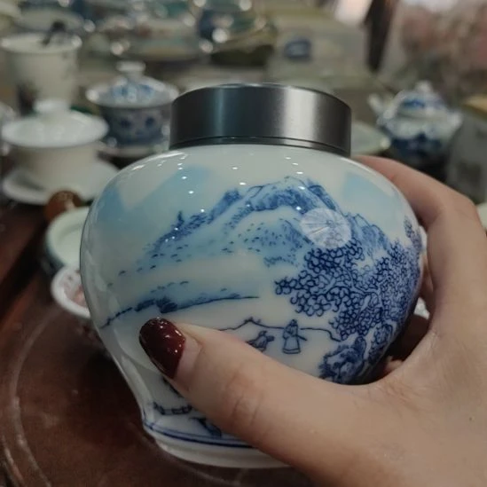 茶叶罐半斤八两吧