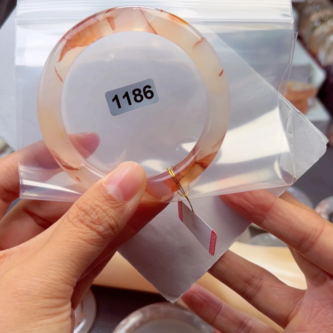 玛瑙/玉髓手镯未镶嵌田*