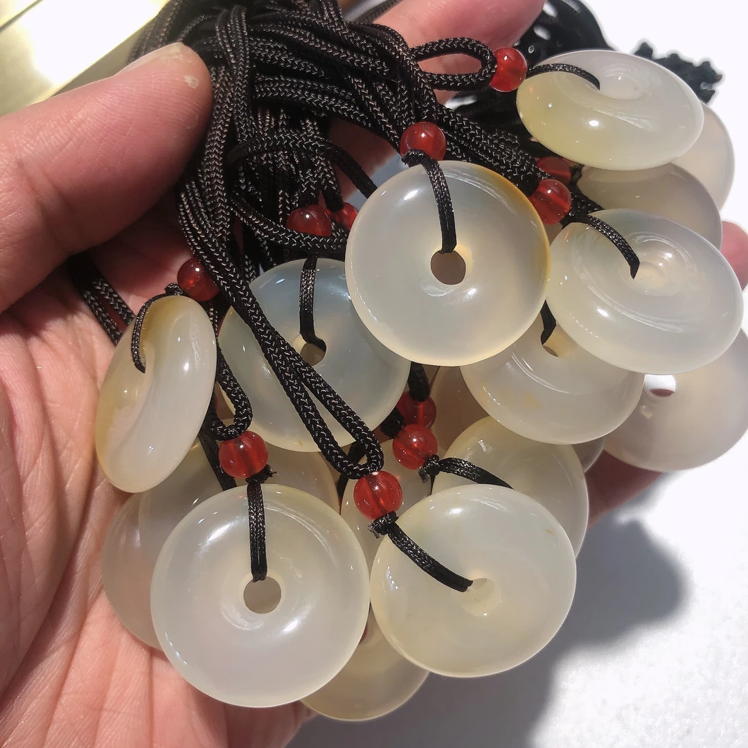 冰胶天然玛瑙玉髓平安扣吊坠含绳子 时尚百搭男女款