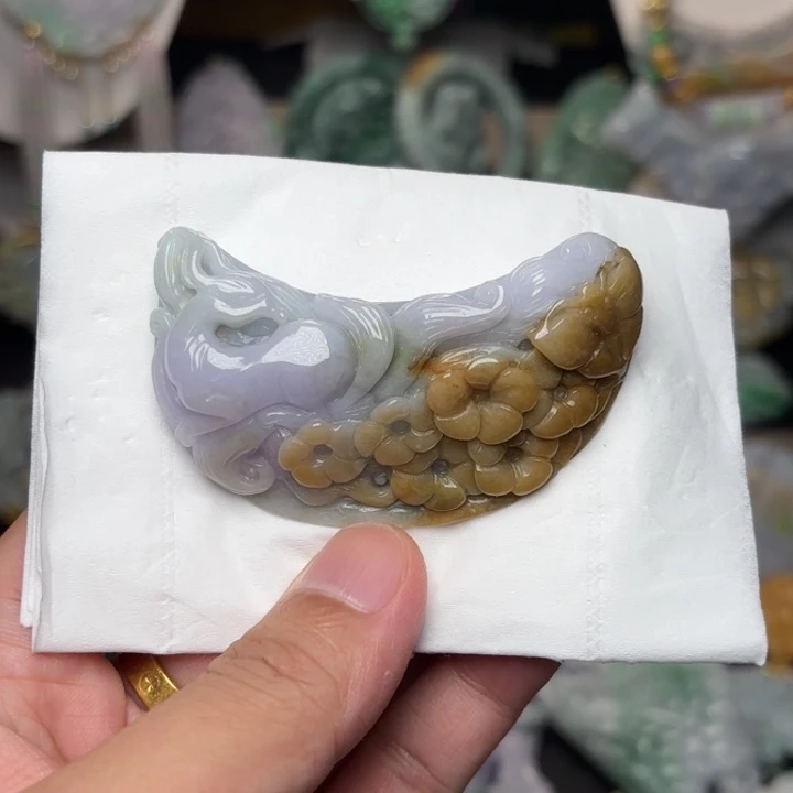 翡翠未镶嵌颈饰吊坠