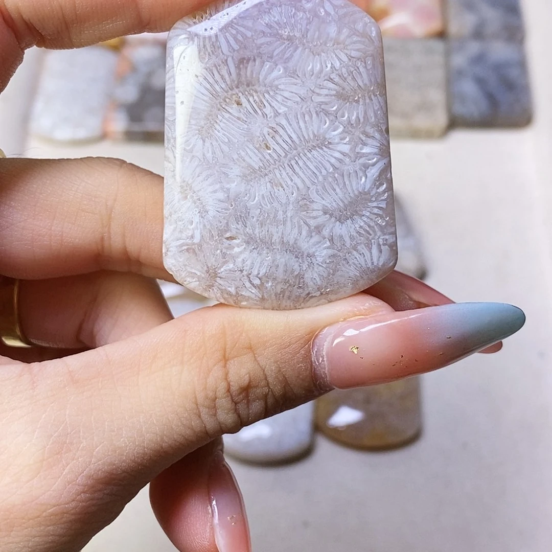 合金颈饰硅化玉赤*子