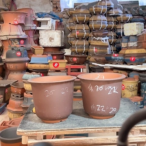 紫砂花盆金钟两个