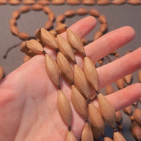 橄榄核手串/手链一**茶1.0小柳叶脖挂30粒