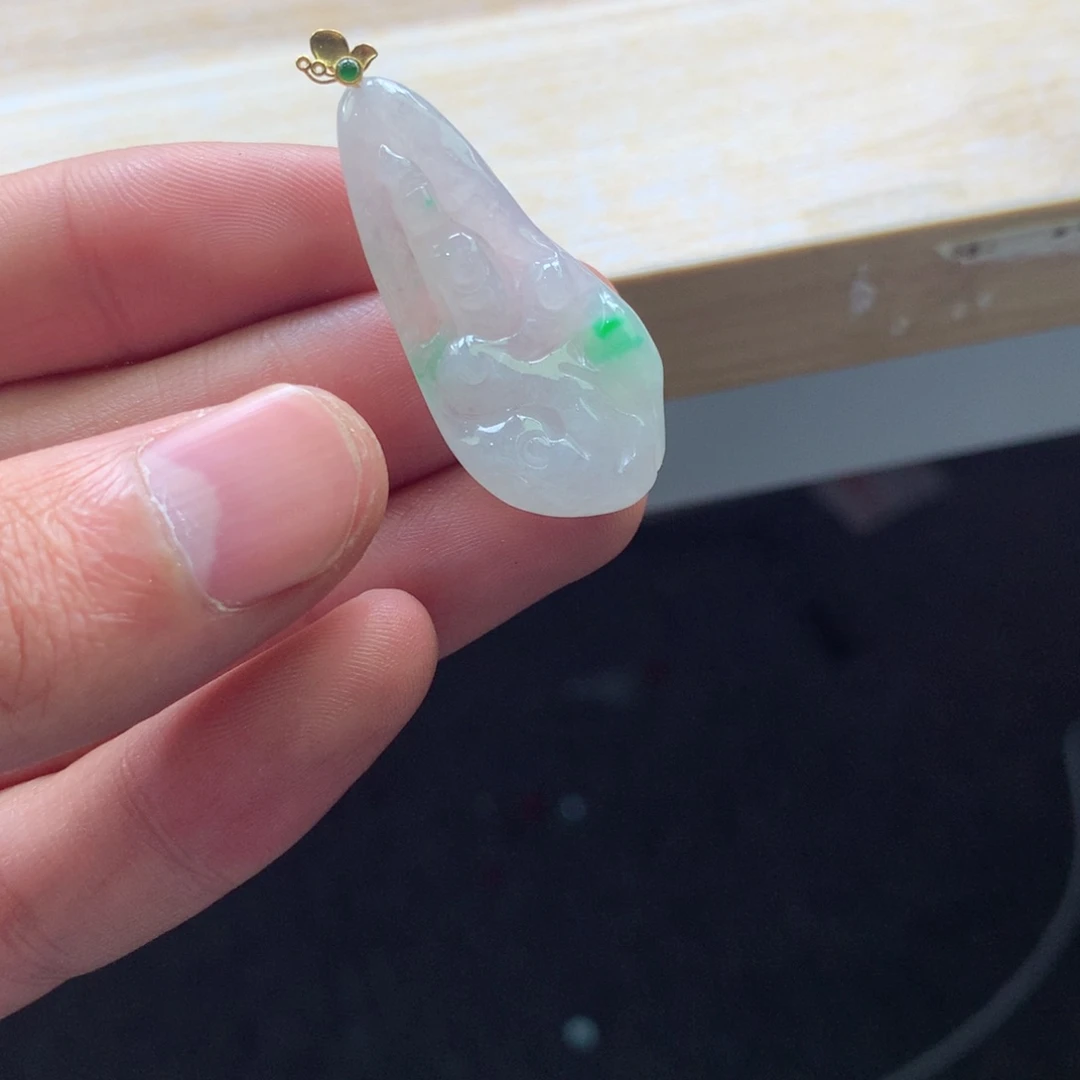 翡翠颈饰18K金镶嵌吊坠