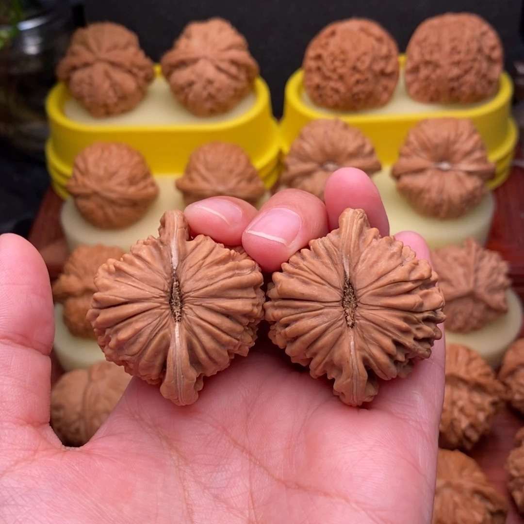 把件文玩核桃40老树红皮四座楼