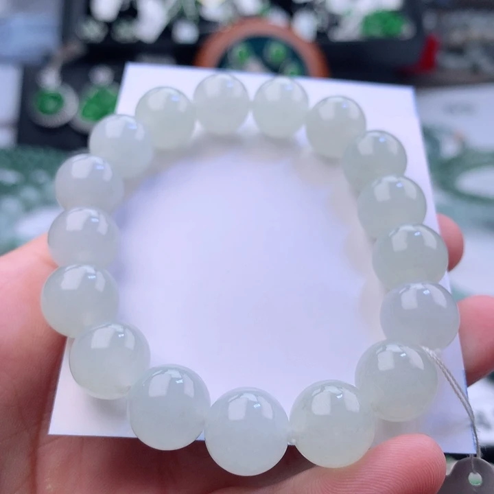 未镶嵌手串翡翠?**?卡12