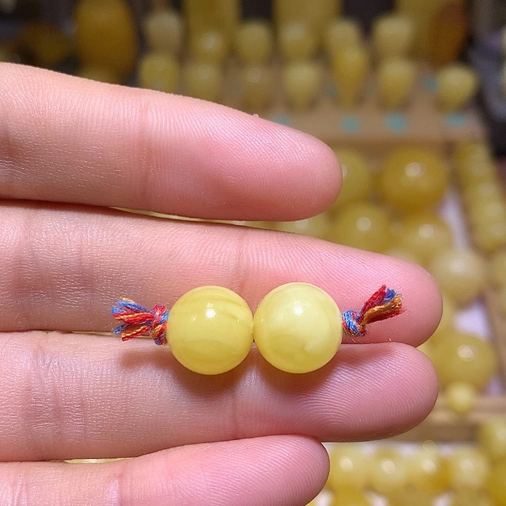 裸石蜜蜡未镶嵌天然俄料黄白花蜜蜡圆珠10.7左右
