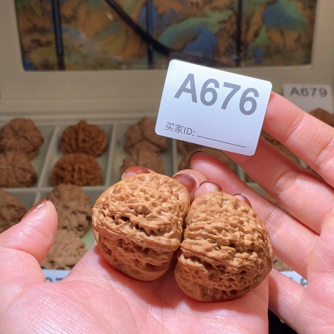 吊坠文玩核桃吃*饱39三角白