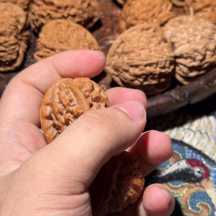 ***゛文玩核桃把件三角白38