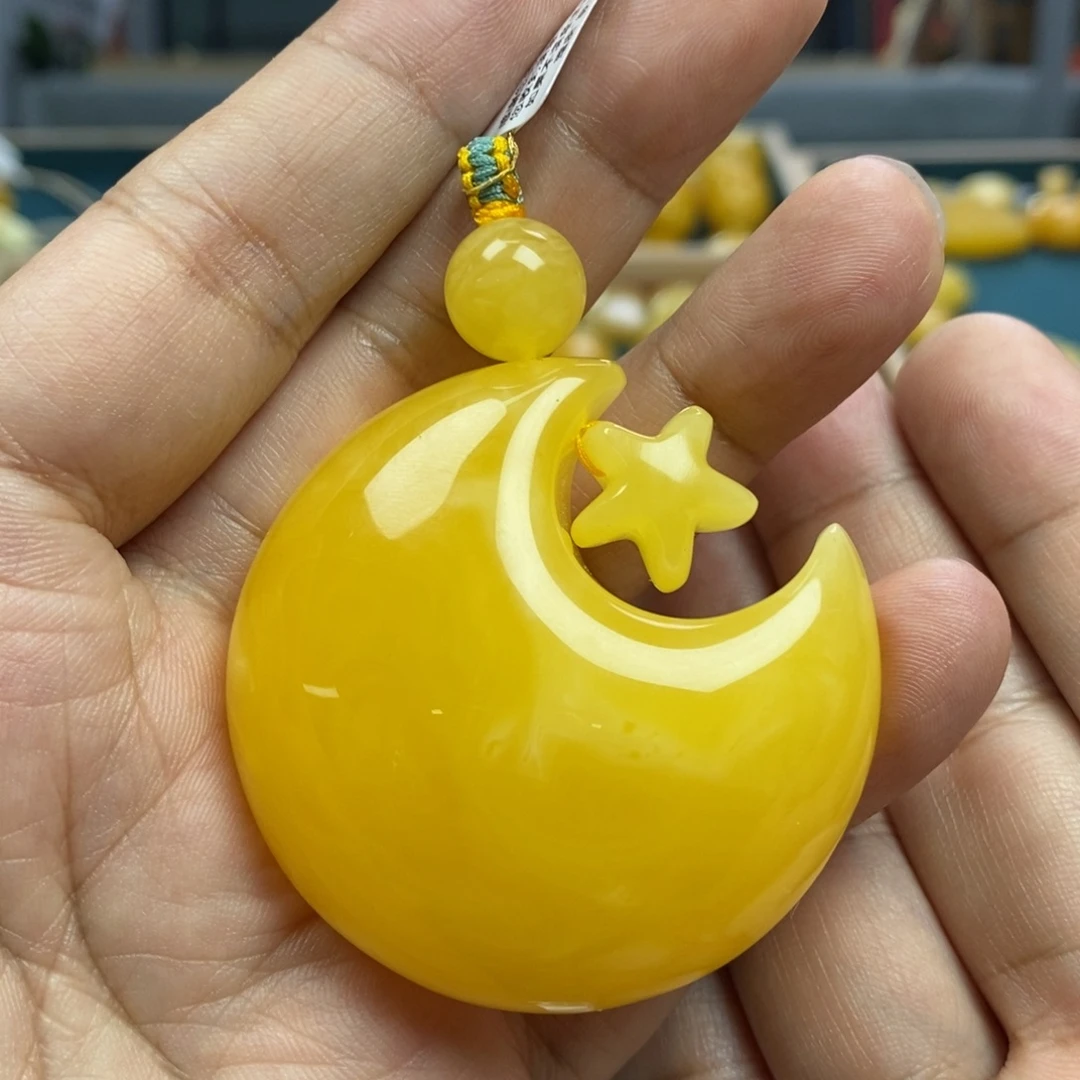琥珀未镶嵌珠宝奇石鸡油黄蜜蜡吊37.87
