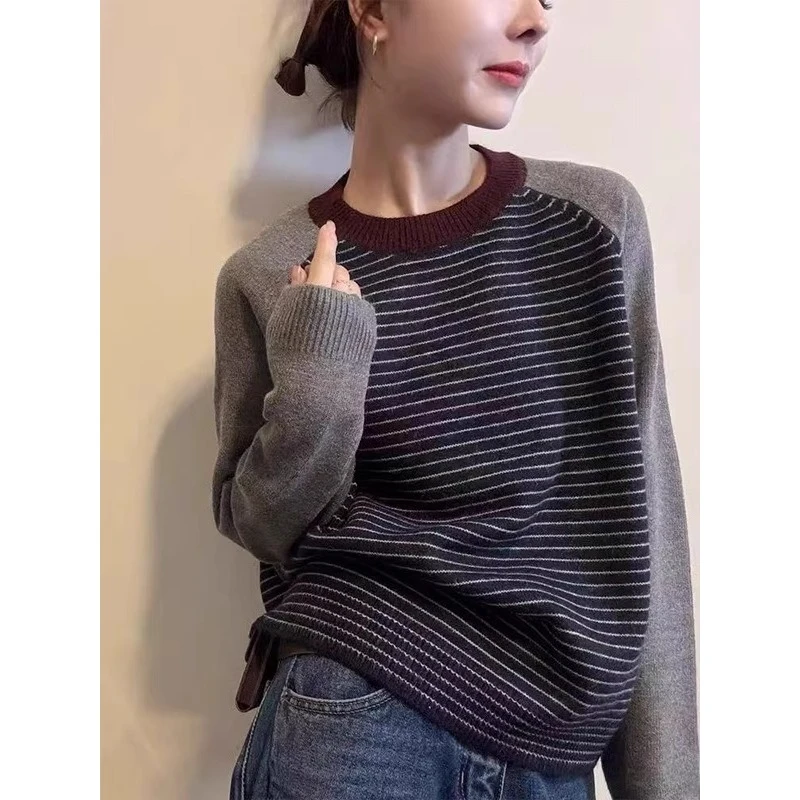 芯娇晴撞色条纹插肩袖毛衣女秋冬季圆领套头百搭保暖针织衫上衣潮