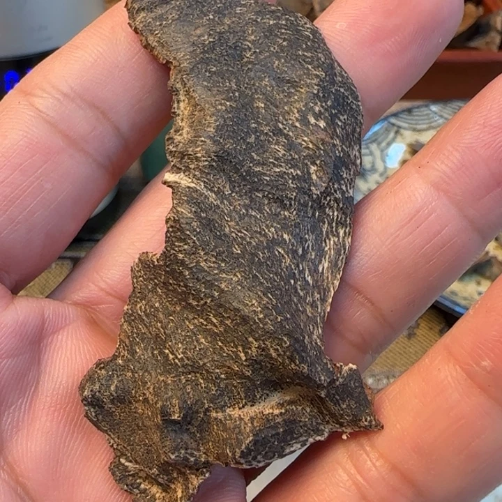 摆件沉香白沙沉水包头3.3克