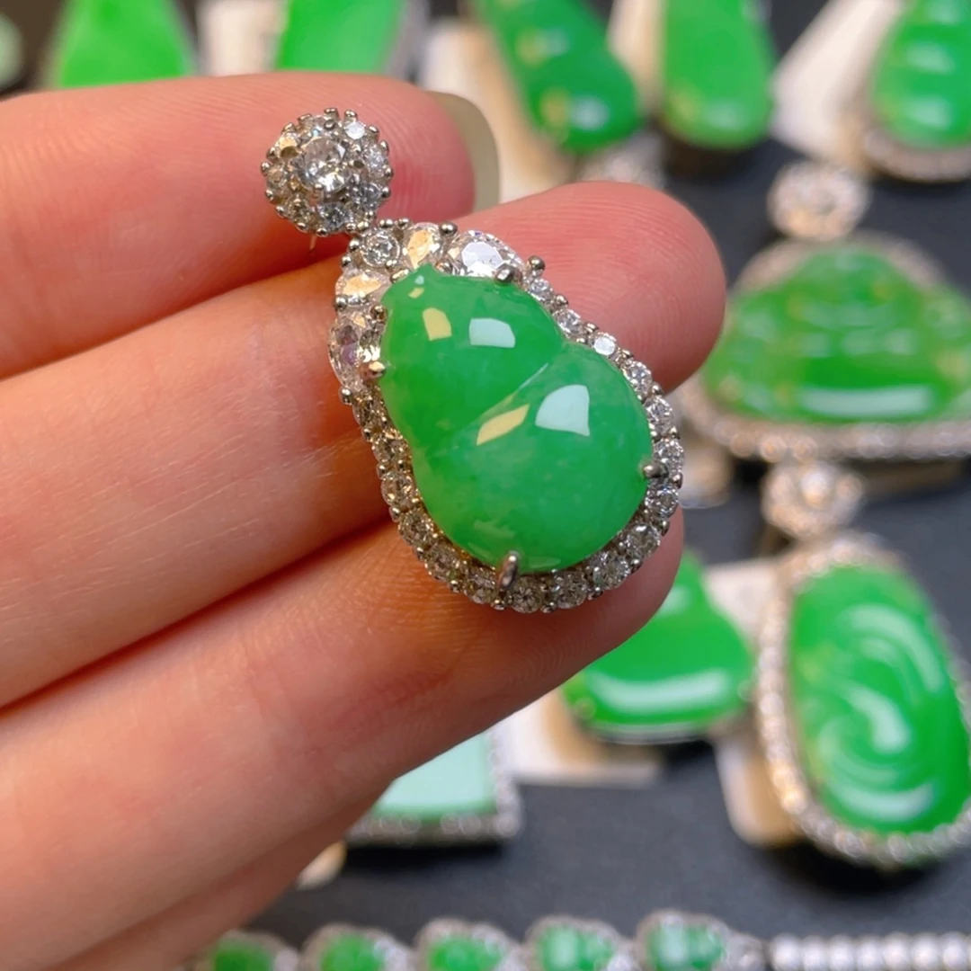 颈饰银S925镶嵌翡翠